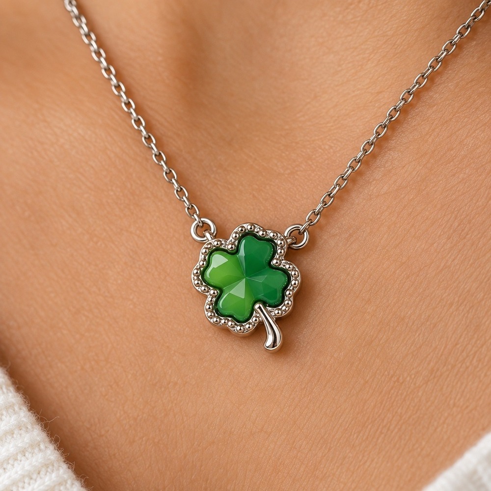 Kendra Scott Clover Silver Pendant Necklace / NWT & with Dustbag / MSRP $75